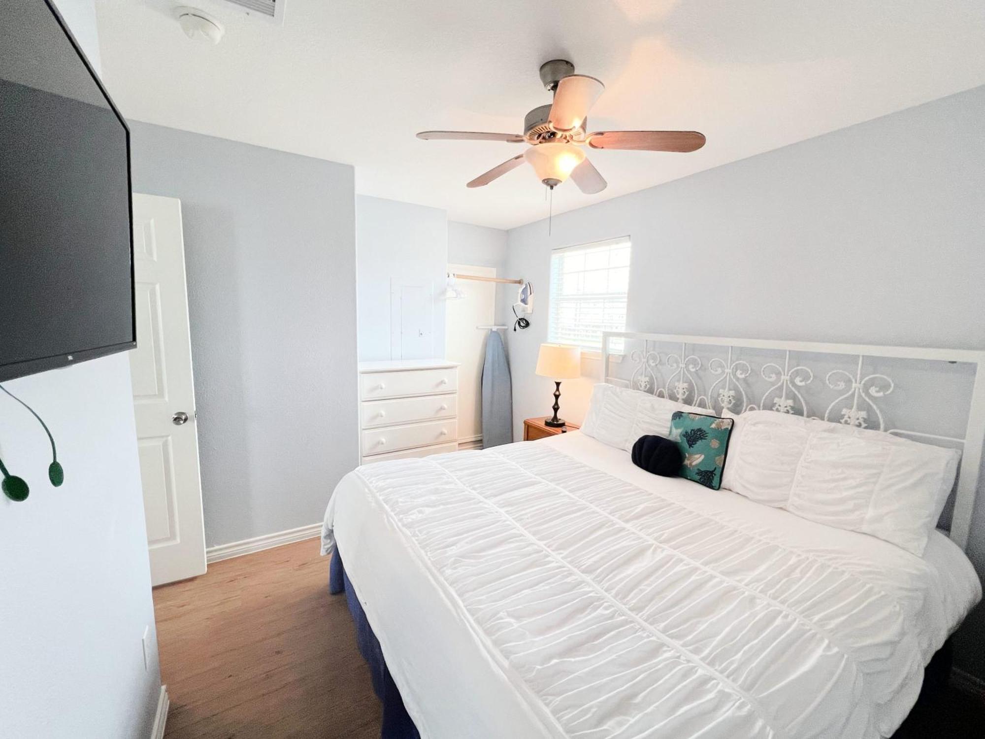 Unobstructed Oceanfront Sea Turtle Unit 2 Beach Pad! Surfside Beach Exteriör bild