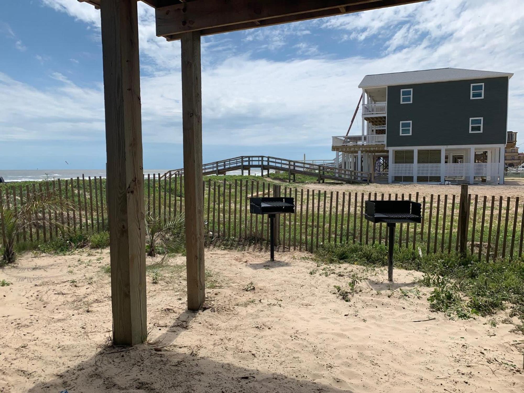Unobstructed Oceanfront Sea Turtle Unit 2 Beach Pad! Surfside Beach Exteriör bild